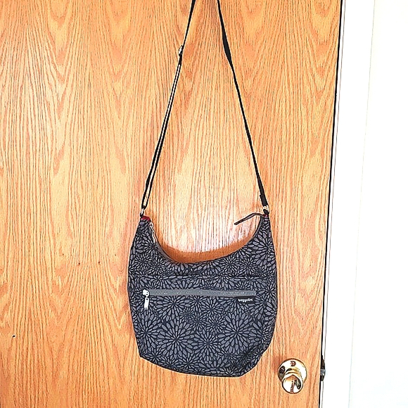 Baggallini Gray Black Floral Hobo Bag with Pink Lining - Picture 1 of 8